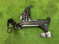BMW / X5 / Кронштейн