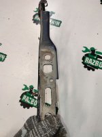 Audi / Q7 / Петля капота