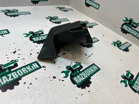 Volkswagen / Touareg / Брызговик