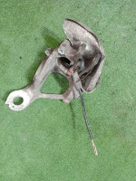 Audi / Q5 / Кулак задний