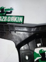 Audi / A6 / Кронштейн