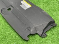 Audi / A6 / Накладка замка капота