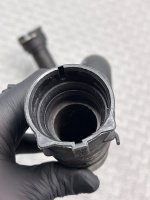 Audi / A4 / Патрубок радиатора