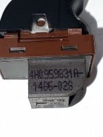 Audi / Q3 / Кнопка открытия багажника