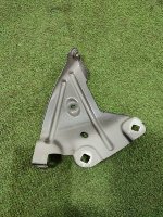 BMW / X1 / Кронштейн крыла