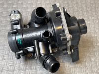 Audi / A6 / Помпа с термостатом