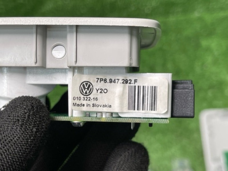 Volkswagen / Touareg / Плафон потолка