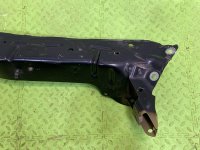 Chevrolet / Tahoe / Поперечина