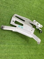 Audi / A6 / Кронштейн крыла