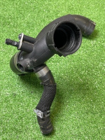 Audi / A7 / Патрубок радиатора