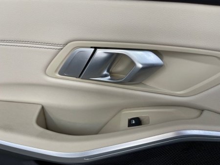 BMW / 3-Series / Дверь боковая