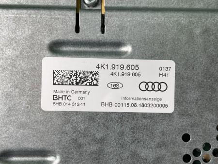 Audi / A6 / Дисплей мультимедиа