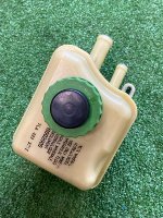 Volkswagen / Touareg / Бачок гидроусилителя руля Volkswagen / Touareg / Бачок гидроусилителя руля