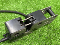 Volkswagen / Touareg / Замок капота