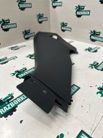 Volkswagen / Touareg / Накладка стойки в салоне