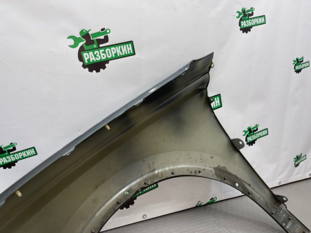 Audi / SQ8 / Крыло