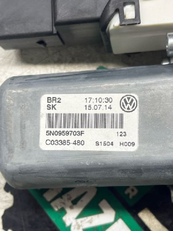 Volkswagen / Tiguan / Мотор стеклоподъемника