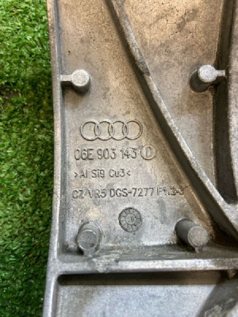 Audi / Q7 / Кронштейн генератора