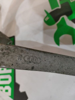 Audi / A6 / Кулак поворотный