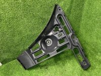 BMW / M6 / Крепление бампера