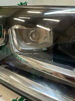 Volkswagen / Touareg / Фара