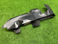 Audi / Q7 / Воздуховод радиатора