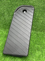 Audi / Q8 / Накладка под ногу для отдыха