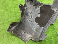 BMW / 7-Series / Подкрылок