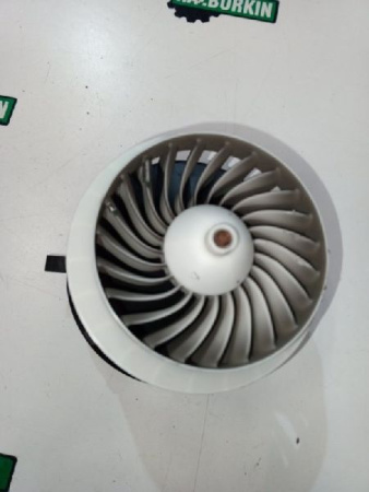 Mercedes-Benz / GLC 250d 4-matic / Мотор печки