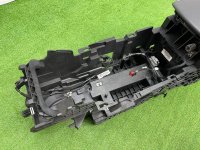 Ford / EXPLORER / Подлокотник