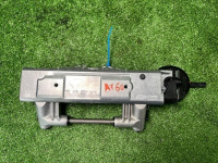 Mercedes-Benz / 300E / Замок подголовника