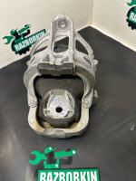 Audi / Q8 / Подушка двигателя