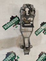 Volkswagen / Touareg / Кронштейн ручки двери