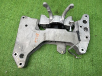 BMW / 7-Series / Кронштейн АКПП