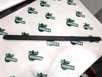 Ford / EXPLORER / Уплотнитель стекла двери