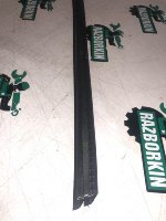 Audi / A4 / Уплотнитель стекла двери