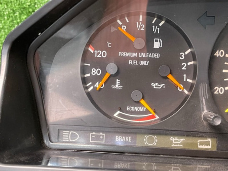 Mercedes-Benz / E-Class / Панель приборов