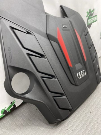 Audi / SQ8 / Декоративная крышка двигателя
