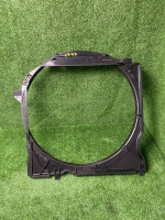 Mercedes-Benz / 190e / Кожух вентилятора