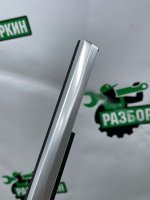 Audi / Q8 / Молдинг стекла