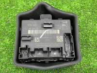 Audi / A6 / Блок управления двери