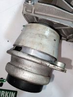 Porsche / Cayenne / Кронштейн двигателя