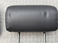 Audi / Q7 / Подголовник сиденья