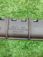 Audi / Q7 / Направляющая стекла двери