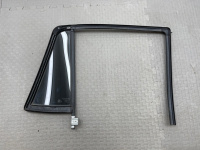 Chevrolet / Tahoe / Форточка двери