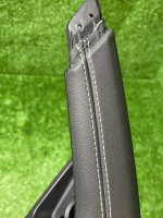 Audi / A6 / Подлокотник