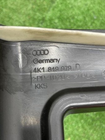 Audi / A6 / Водосток