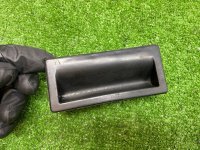 Volkswagen / Tiguan / Ручка открывания багажника