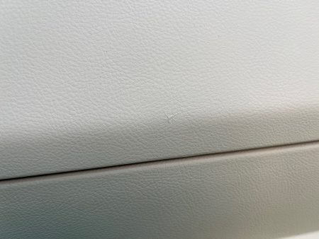 Volkswagen / Touareg / Бардачок