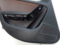 Audi / A4 / Обшивка двери